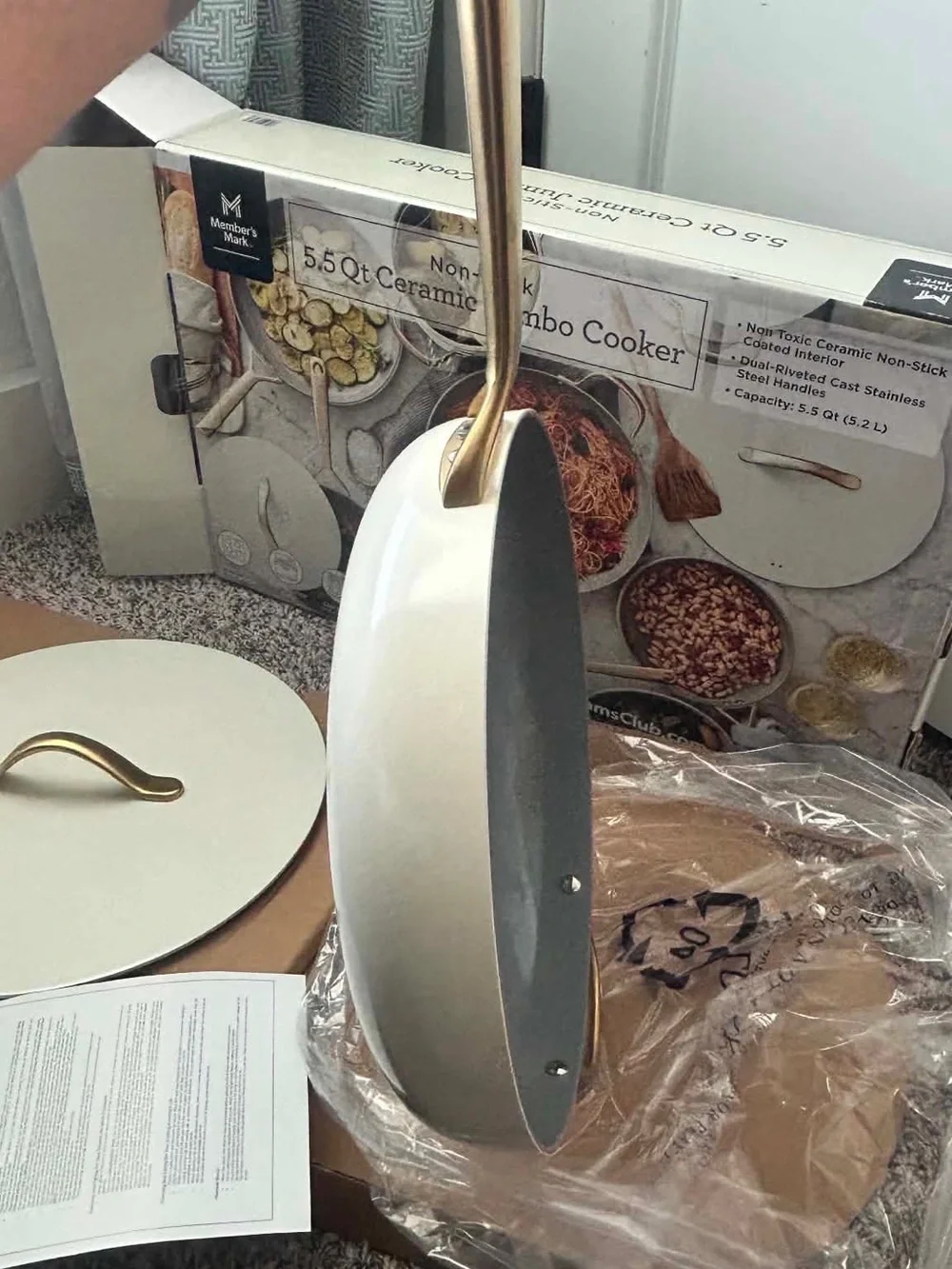 5.5 Qt Ceramic Jumbo Cooker - White with Gold Handle
